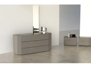 Gruppo Notte in laccato opaco con maniglia in bronzo graffiato Alicante di Voltan