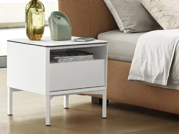 Comodino in legno laccato opaco York di Calligaris