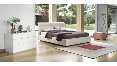 Letto in tessuto con testiera Austin di Calligaris