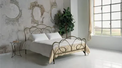 Letto in ferro battuto con testiera Fantasy di Bontempi