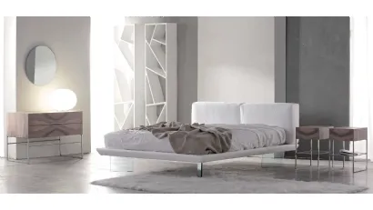 Letto in tessuto sfoderabile e piedi in vetro Oplà di Voltan