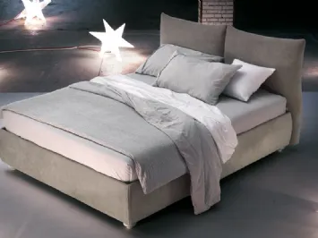 Letto in tessuto imbottito con testiera Patricia di Ergogreen