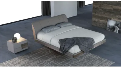 Letto con testiera in quercia tabacco con imbottitura in econabuk cenere Prestige di Voltan