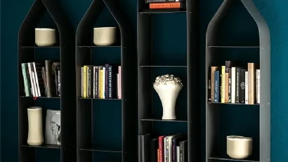 Libreria a muro in acciaio verniciato graphite Swing di Cattelan Italia