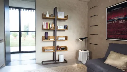 Libreria con struttura in metallo e piani in legno Libra di Nature Design