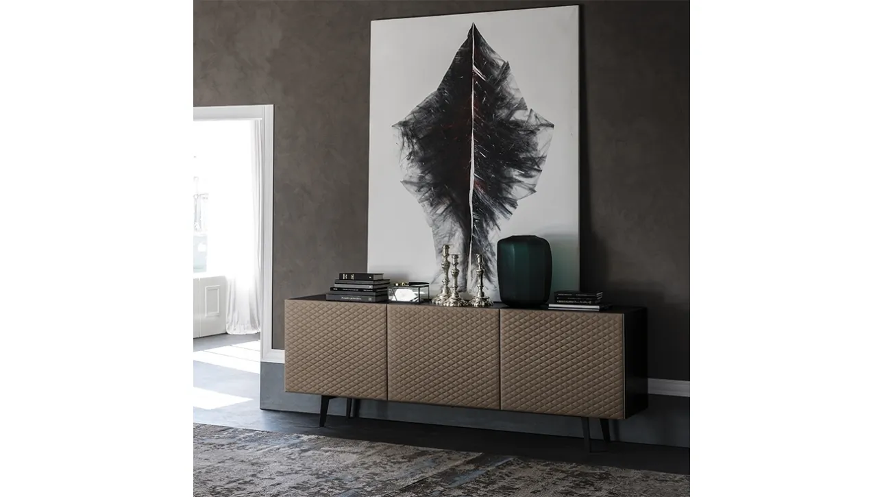 Madia in legno con ante rivestite in ecopelle Absolut di Cattelan Italia