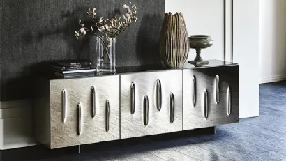 Madia in legno con ante bombate in cristallo specchiato bronzo Carnaby di Cattelan Italia