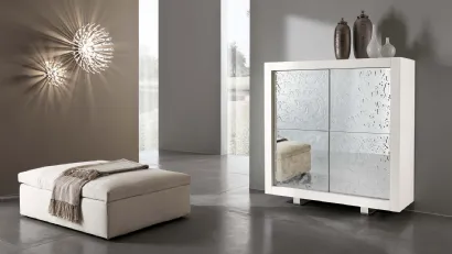 Madia Picasso in Rovere tinto Bianco P2 Goccia con ante in cristallo a specchio e resina di Riflessi