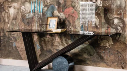 Consolle con base in legno e marmo e top in cristallo Valentino di Cattelan Italia