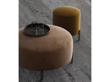 Pouf elegante dal design essenziale Bon-Bon di Biba Salotti