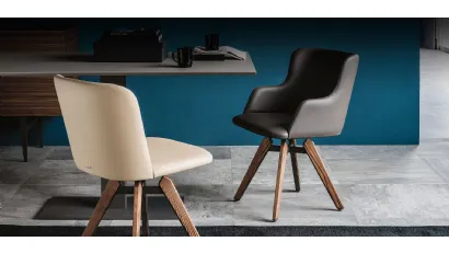 Sedia in legno rivestita in pelle con e senza braccioli Mulan di Cattelan Italia
