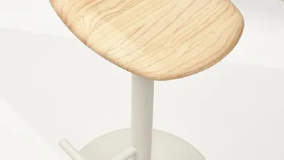 Sgabello Flink Wood Kitchen Stool con seduta in Frassino naturale e base in acciaio di Infiniti