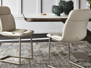 Sedia in pelle con struttura a slitta in acciaio Kelly Cantilever di Cattelan Italia