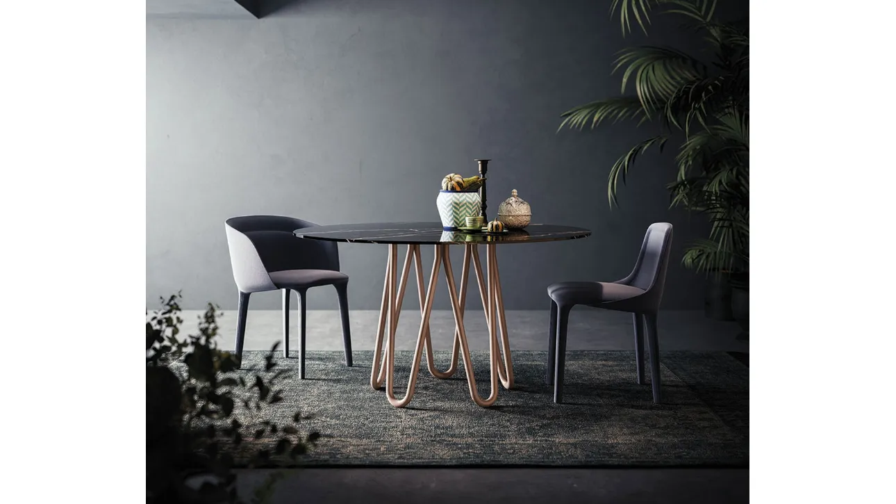 Poltroncina con o senza braccioli rivestita in tessuto Lepel Liscia di Horm