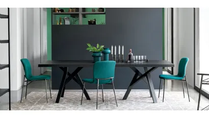 Sedia in tessuto con struttura in metallo Love di Calligaris