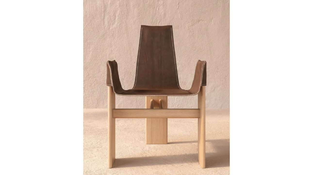 Sedia in pelle con struttura in legno Manta di Nature Design