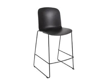 Sgabello Relief Sled Kitchen Stool con scocca in polipropilene e base in tondino di acciaio di Infiniti