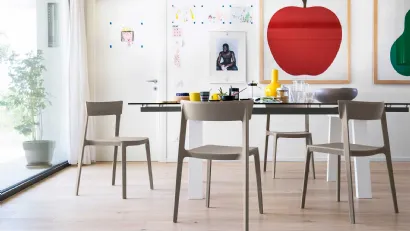 Sedia in plastica impilabile Skin di Calligaris