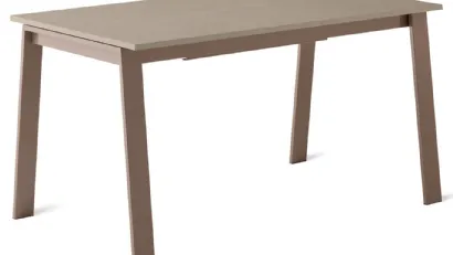 Tavolo allungabile Alpha con top in laminato e base in metallo di Veneta Cucine