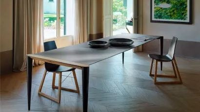 Tavolo in materiale Fenix e legno canaletto Bolero Estensibile di Horm
