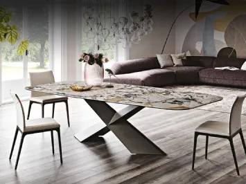 Tavolo con base in metallo e piano in ceramica Tyron Keramik di Cattelan Italia