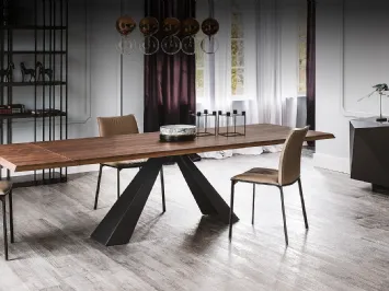 Tavolo allungabile in legno di noce e gambe in acciaio Eliot Wood Drive di Cattelan Italia