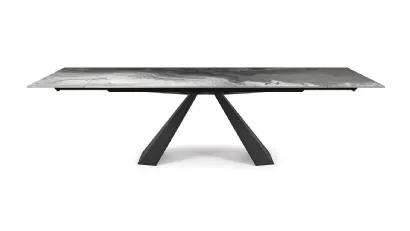 Tavolo con base in acciaio e piano in ceramica Eliot Crystalart Drive di Cattelan Italia