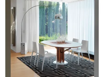 Tavolo allungabile con base in legno massello e marmo e top in Fenix Flower di Horm