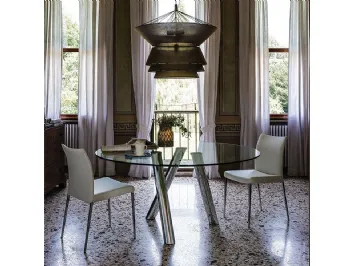 Tavolo con 3 gambe tubolari in acciaio e piano in cristallo Ray di Cattelan Italia