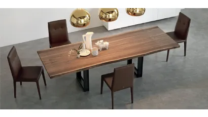 Tavolo con base in metallo e piano in legno Sigma Drive di Cattelan Italia