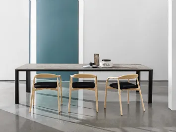 Tavolo Kodo con top in ceramica e base in alluminio verniciato di Sovet