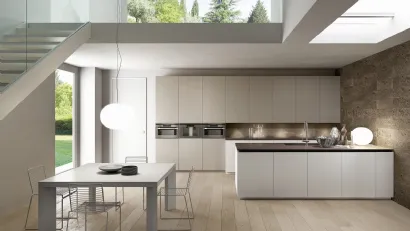 Cucina Design con penisola Artè in Rovere laccato di Key Cucine