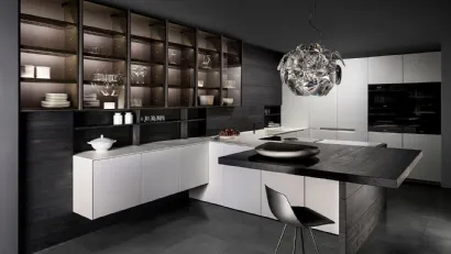 Cucina Design con penisola Extra in laccato opaco e banco snack in Rovere ossidato di Key Cucine