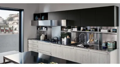 Cucina Moderna Ethica lineare in finitura Quercia Bianco Dek e Silk Grigio Piombo di Veneta Cucine