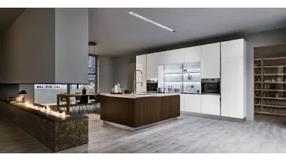 Cucina Moderna Extra Go in laccato lucido Bianco Puro con isola in Rovere Botte di Veneta Cucine