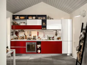 Cucina Moderna Like lineare in laccato lucido Rosso Ciliegia e Bianco Burro di Veneta Cucine