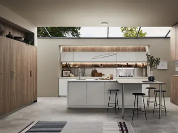 Cucina Moderna Lounge con isola in laccato Bianco Puro e Noce Nodoso di Veneta Cucine