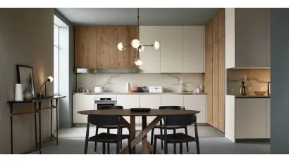 Cucina Moderna lineare Lounge in Fenix Bianco Kos e Rovere nodoso chiaro di Veneta Cucine