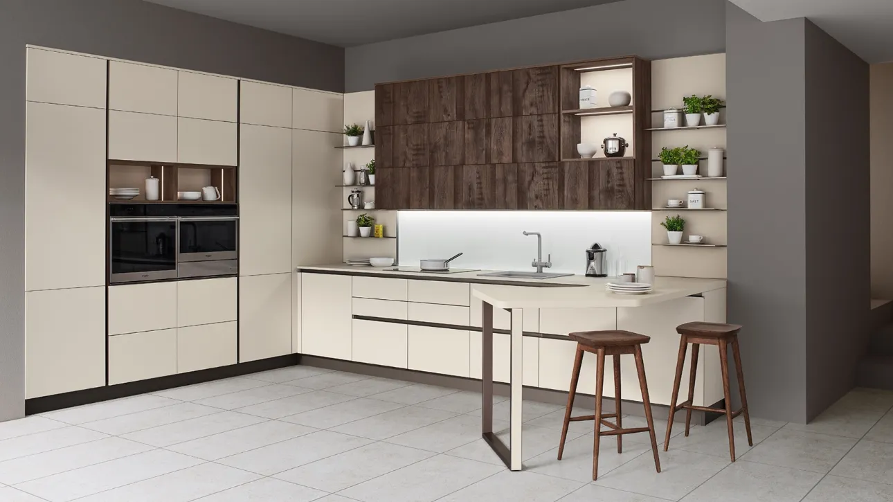 Cucina Moderna Start Time angolare in laccato Beige e Tag Rovere Fumo di Veneta Cucine