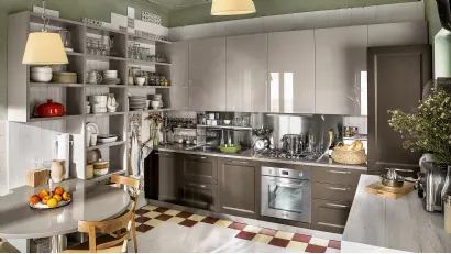 Cucina Moderna Tablet con penisola in finitura Link Rovere Marrone e laccato lucido Marron Mocaccino di Veneta Cucine