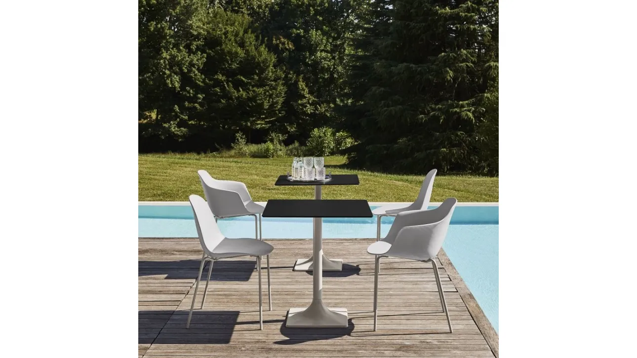 Tavolino con base in acciaio laccato Alis Outdoor di Bontempi