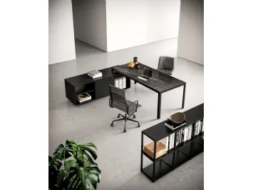 Scrivania Direzionale in metallo con piano in laminato effetto marmo Hype 06 di About Office