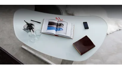 Scrivania da ufficio con piano in vetro Island Cattelan Italia
