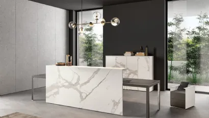 Reception Hype 04 in metallo con pannello frontale in Laminam effetto marmo bianco di About Office